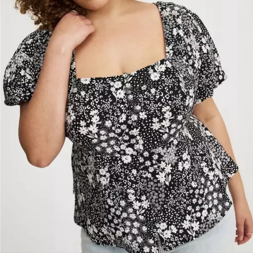 Torrid Black and White Ditsy Floral Blouse Puff Sleeve Peplum Top